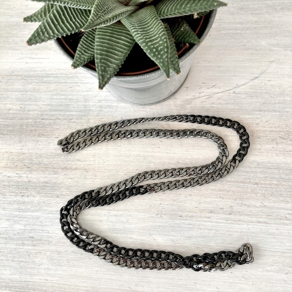 Costume Black & Silver Cable Chain Necklace. - Picture 3 of 4